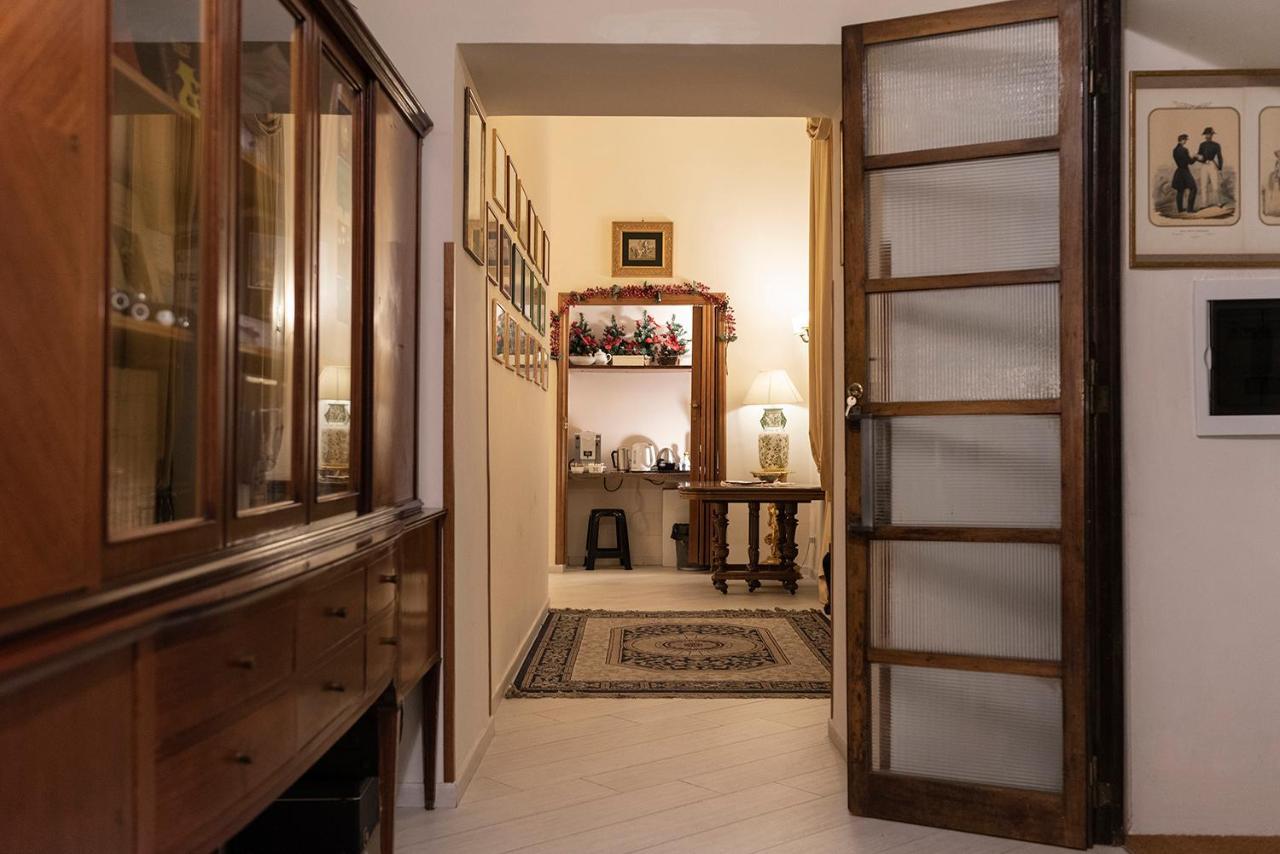 Bed and Breakfast Domus Borbonica à Naples Extérieur photo