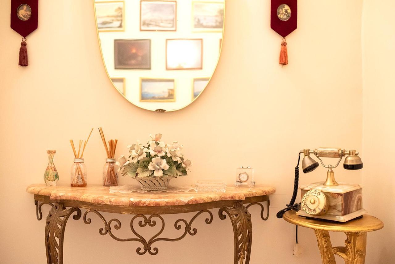 Bed and Breakfast Domus Borbonica à Naples Extérieur photo