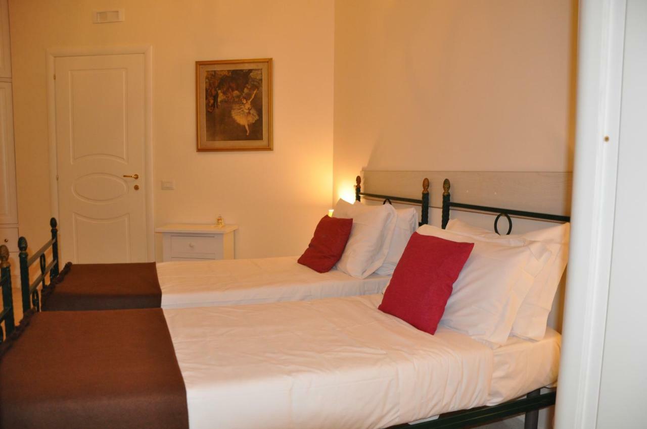 Bed and Breakfast Domus Borbonica à Naples Extérieur photo