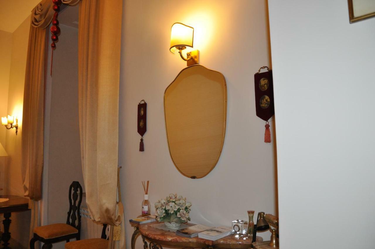 Bed and Breakfast Domus Borbonica à Naples Extérieur photo